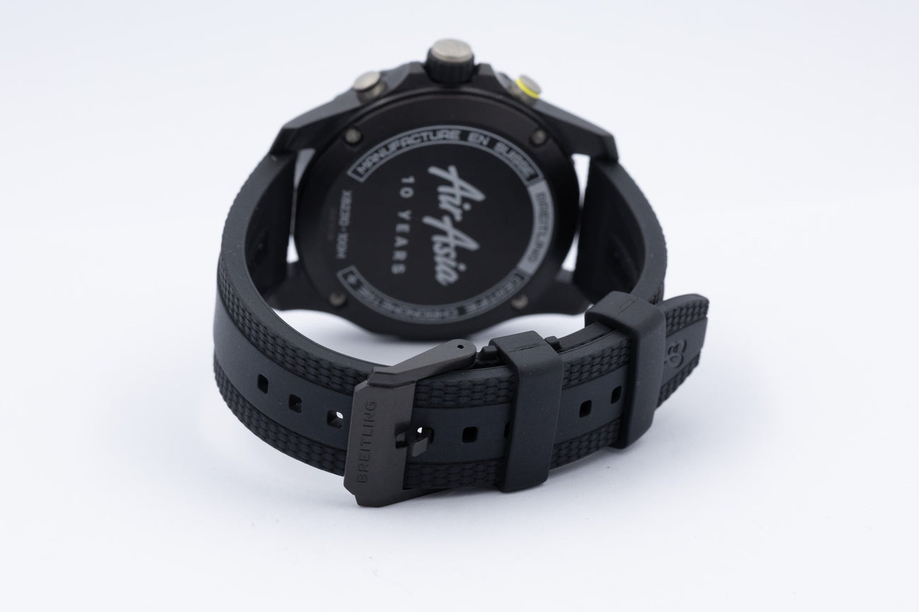 Breitling Endurance Pro Quarz  "Air Asia" 44mm X82310 - Detailansicht 7