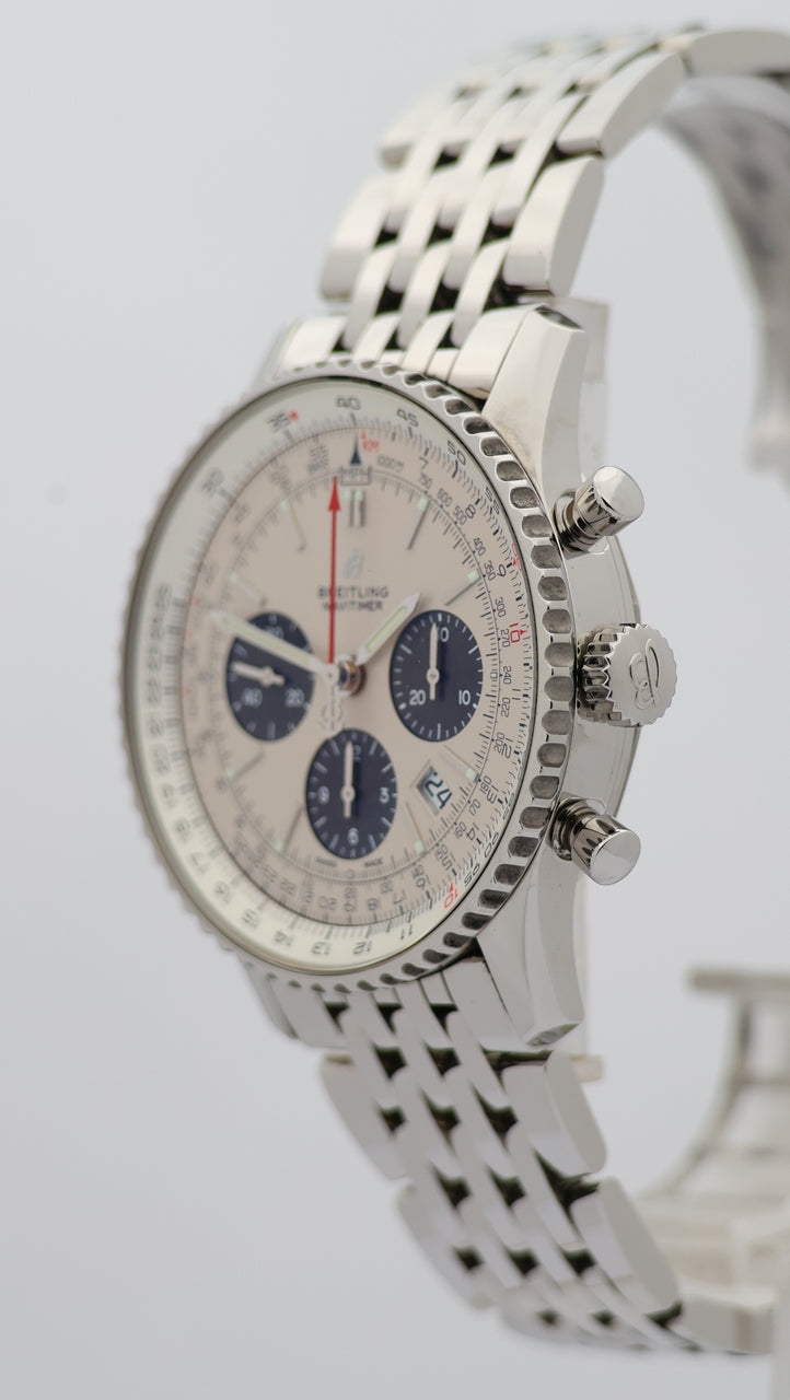 Breitling Navitimer B01 Chronograph "Panda" 43mm AB0121 - Detailansicht 7