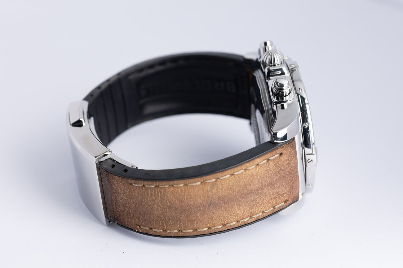 Breitling Chronomat 44mm Automatik Herrenuhr Braun AB0115 - Detailansicht 6
