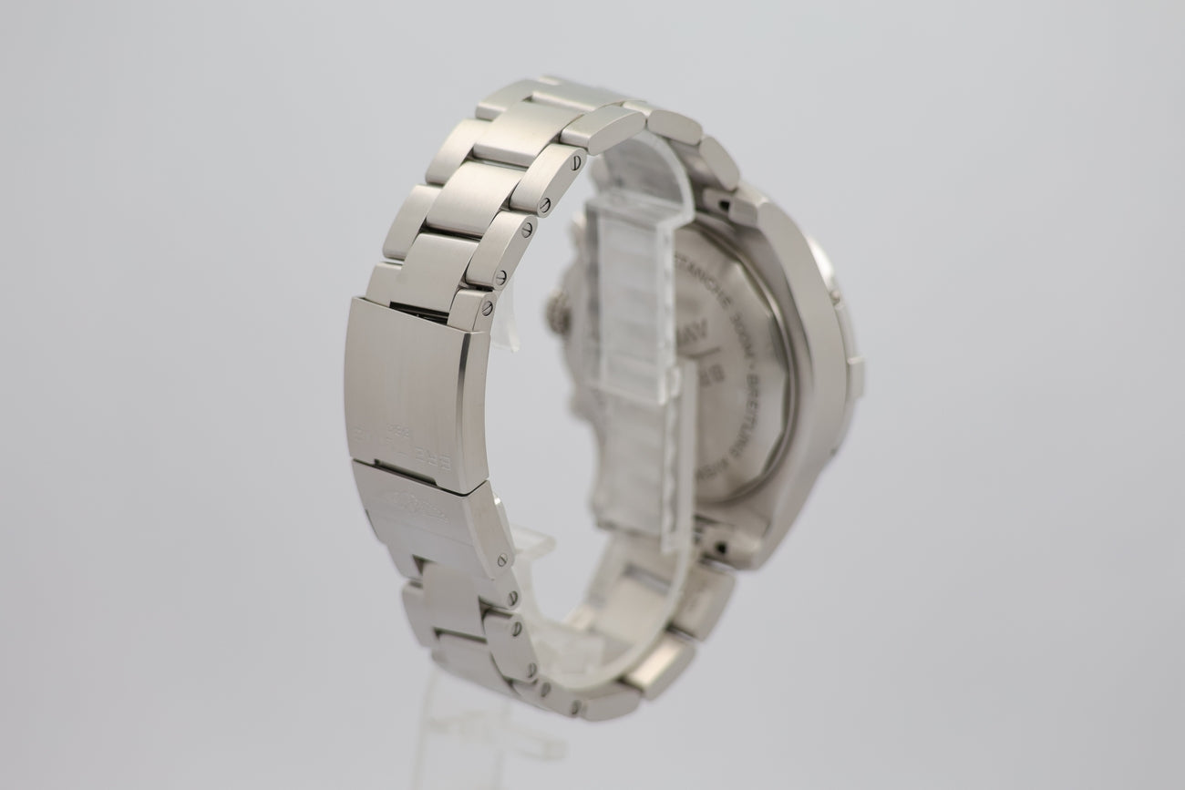 Breitling Avenger 45mm Automatik  A13317 - Detailansicht 1