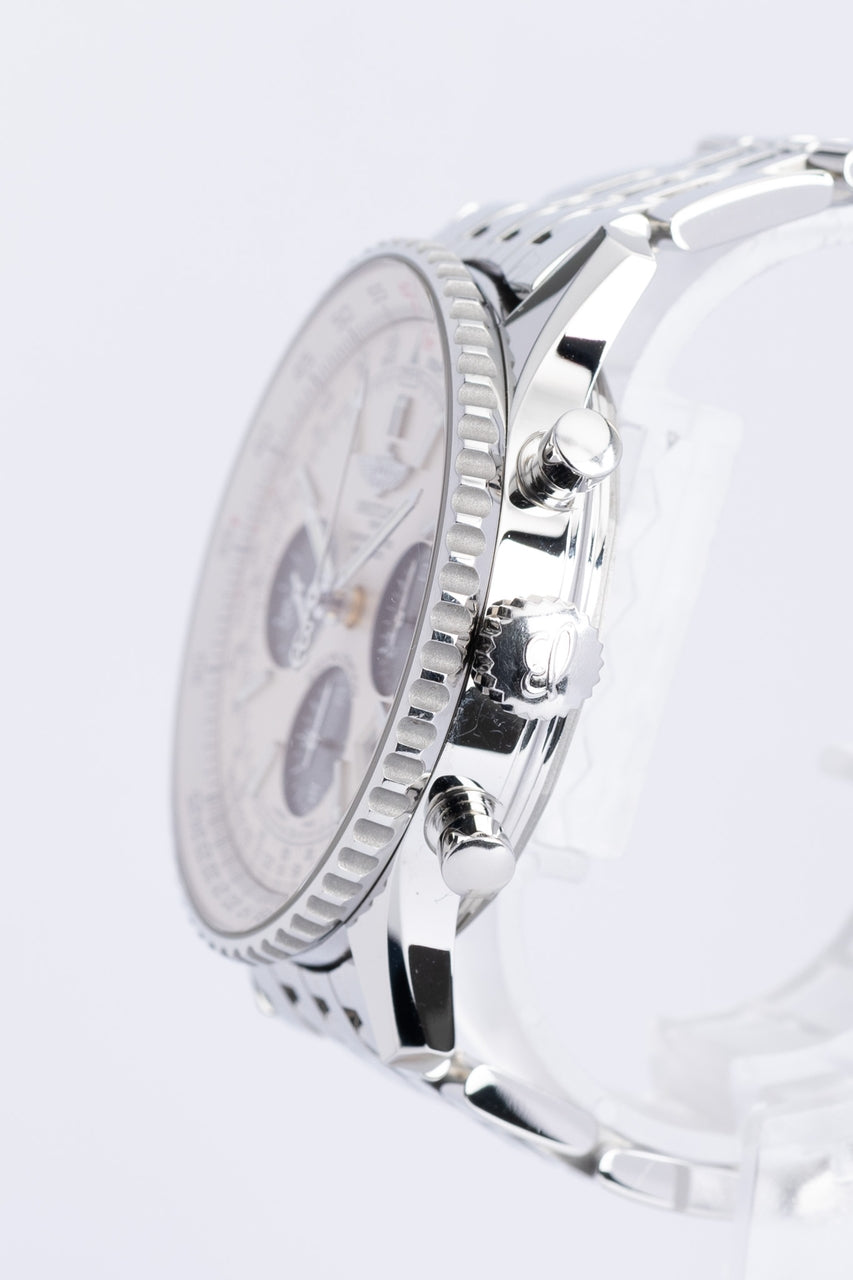 Breitling Navitimer 01 Automatik Herrenuhr 43mm AB0120 - Detailansicht 2