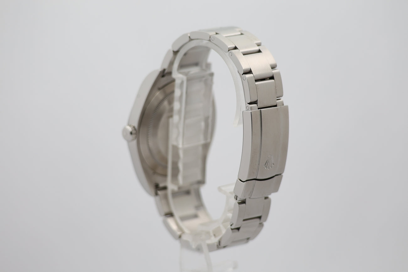 Rolex Oyster Perpetual Automatik 39mm 114300 - Detailansicht 2