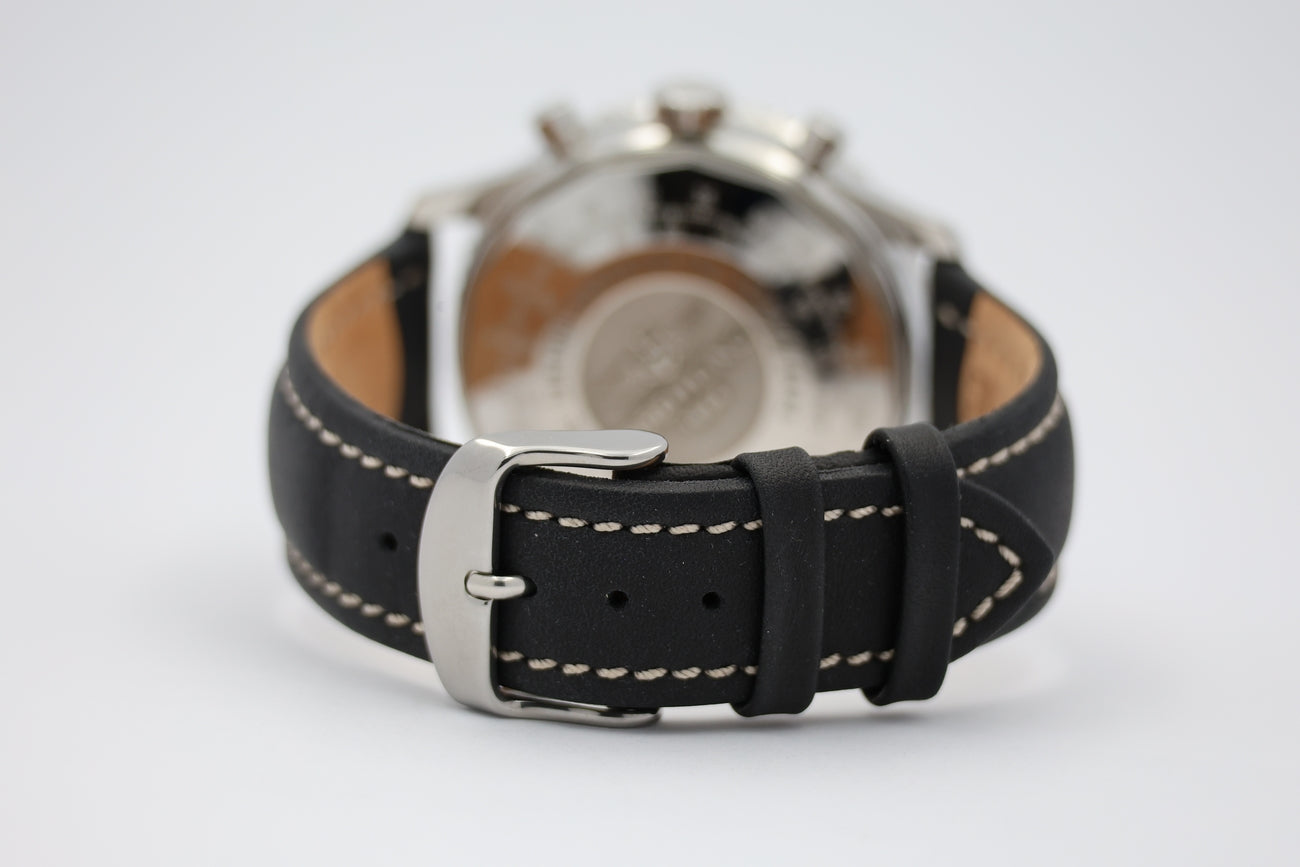 Breitling Navitimer 01 Automatik Herrenuhr 43mm	 AB0120