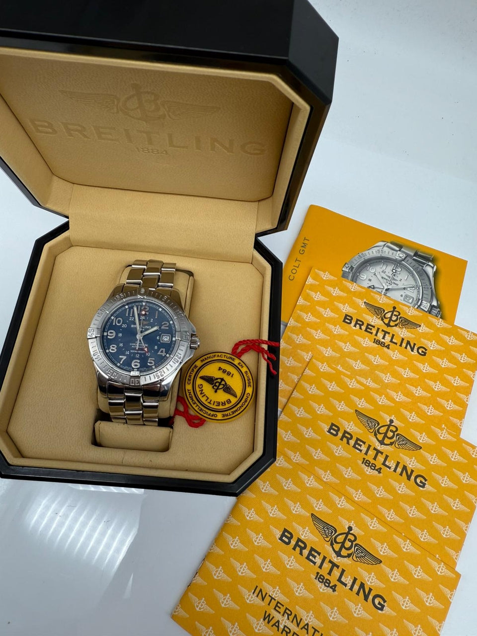 Breitling Colt GMT Automatik Herrenuhr Blau A32350 - Papiere und oder Lieferumfang
