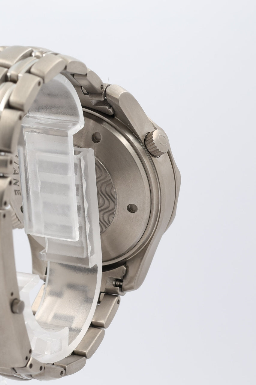 Omega Seamaster Diver 300 41,5mm Automatik Herrenuhr Titan 22988000 - Detailansicht 4