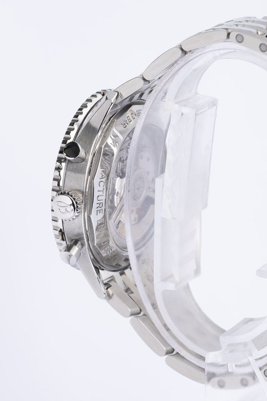 Breitling Navitimer 1 B01 Chronograph 43mm AB0138 - Detailansicht 4