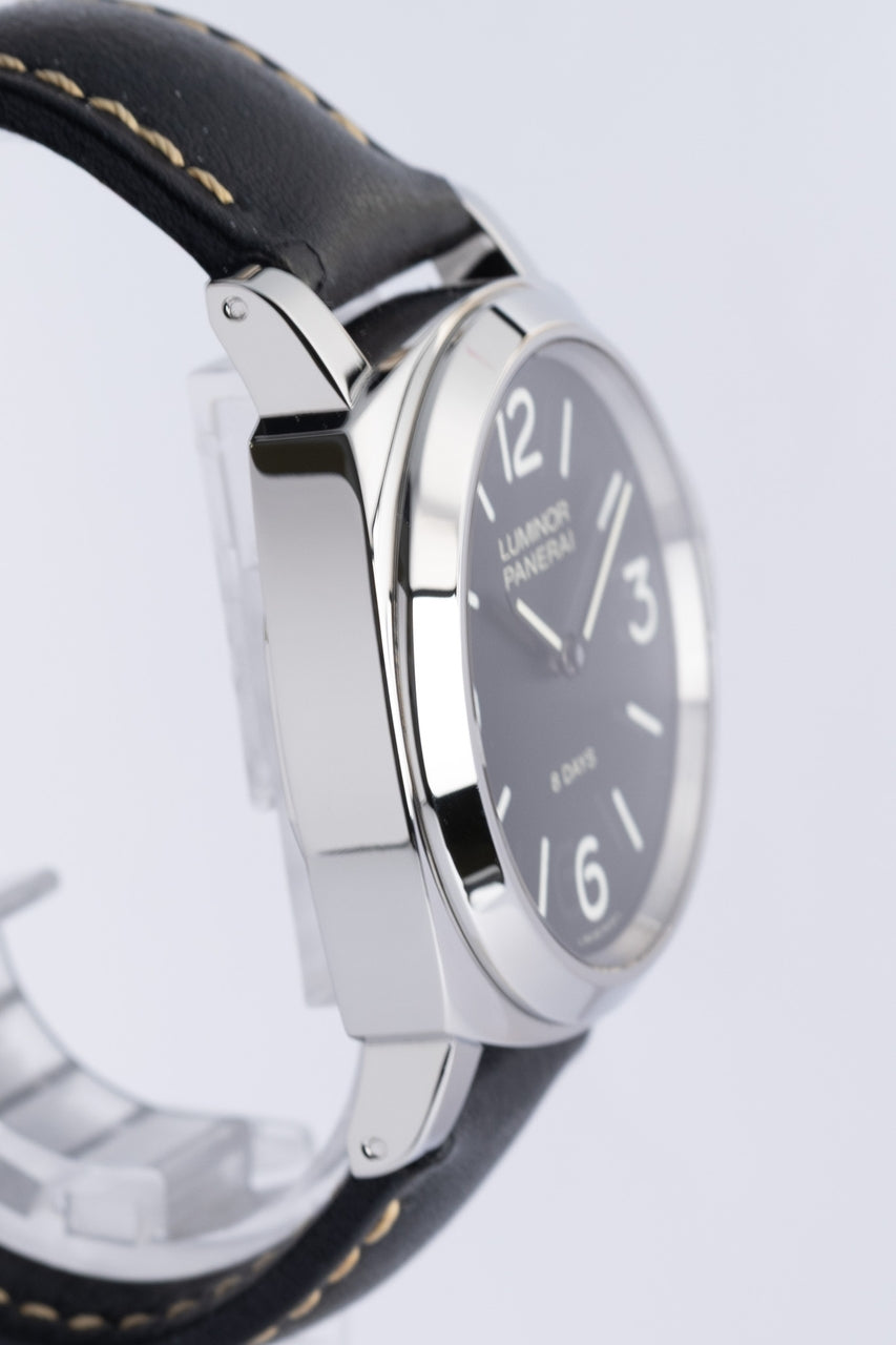 Panerai Luminor Base 8 Days 44mm Handaufzug PAM00560 - Detailansicht 1