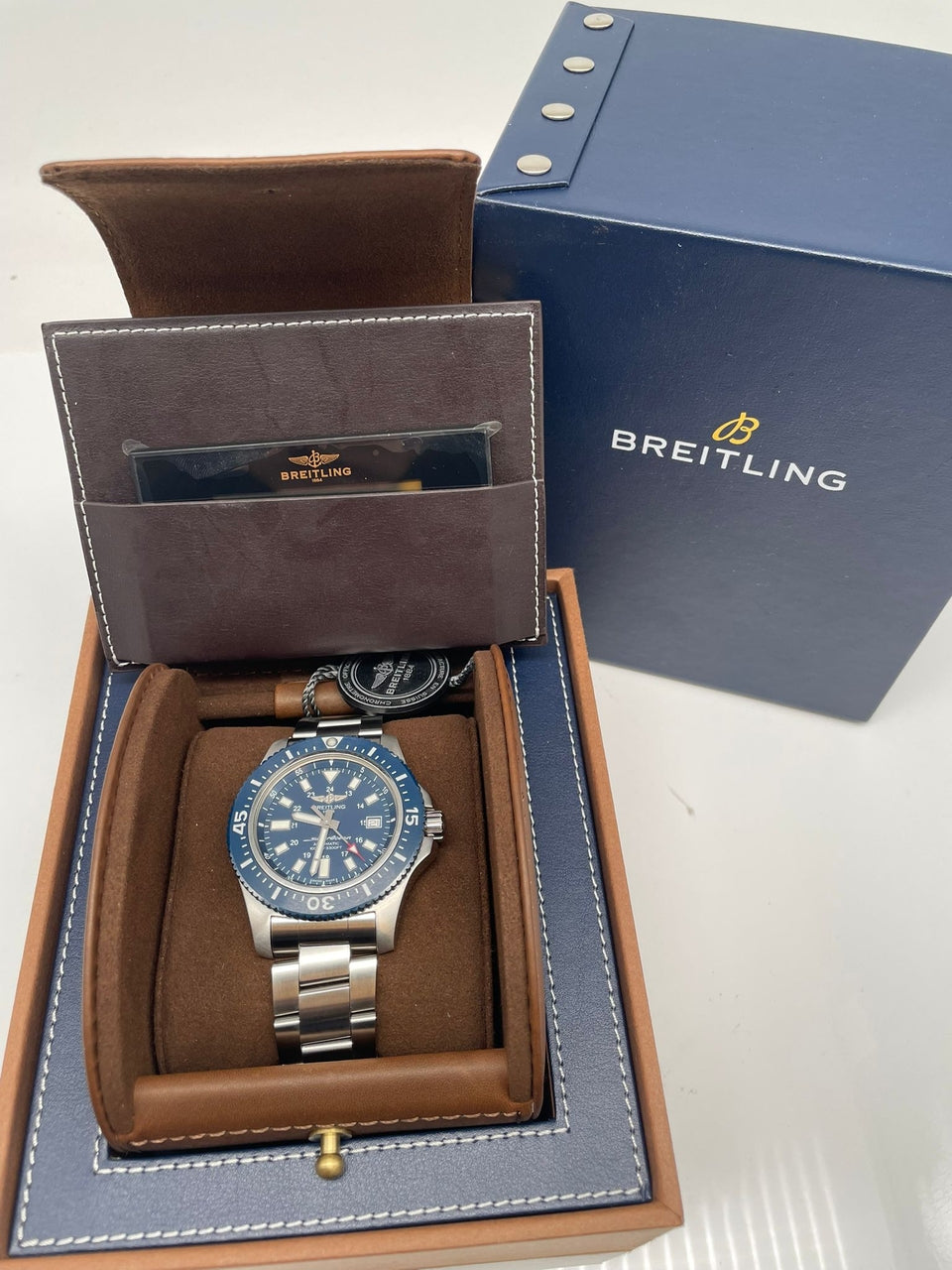 Breitling Superocean 44mm Automatik Y17393 - Papiere und oder Lieferumfang