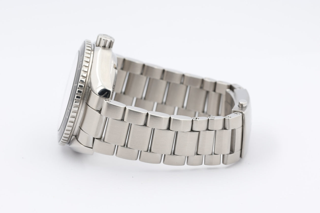 Omega Seamaster Planet Ocean Automatik Herrenuhr 42mm  23230422101001 - Detailansicht 5