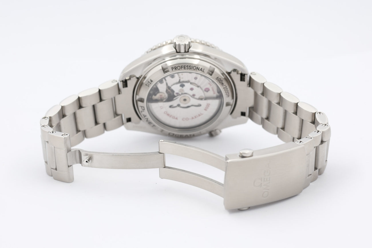 Omega Seamaster Planet Ocean Automatik Herrenuhr 42mm  23230422101001 - Detailansicht 8
