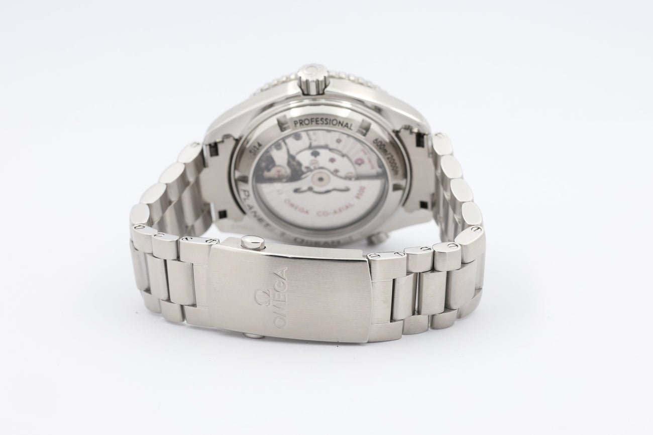 Omega Seamaster Planet Ocean Automatik Herrenuhr 42mm  23230422101001 - Detailansicht 7