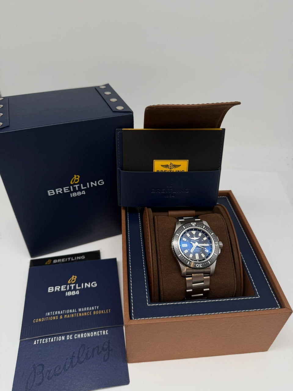 Breitling Superocean 44 Automatik Herrenuhr 44mm Y17393 - Papers and documentation