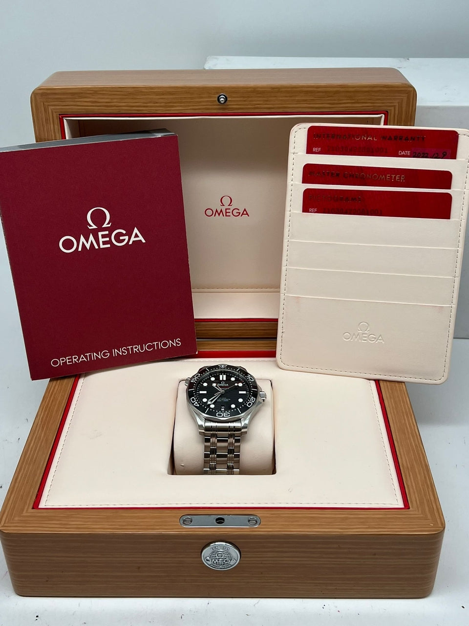 Omega Seamaster Diver 300 M Automatik Herrenuhr 42mm 21030422001001 - Papers and documentation