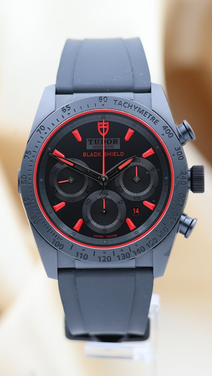 Tudor Fastrider Black Shield Automatik Herrenuhr Kautschuk 42mm 42000C - Thumbnail