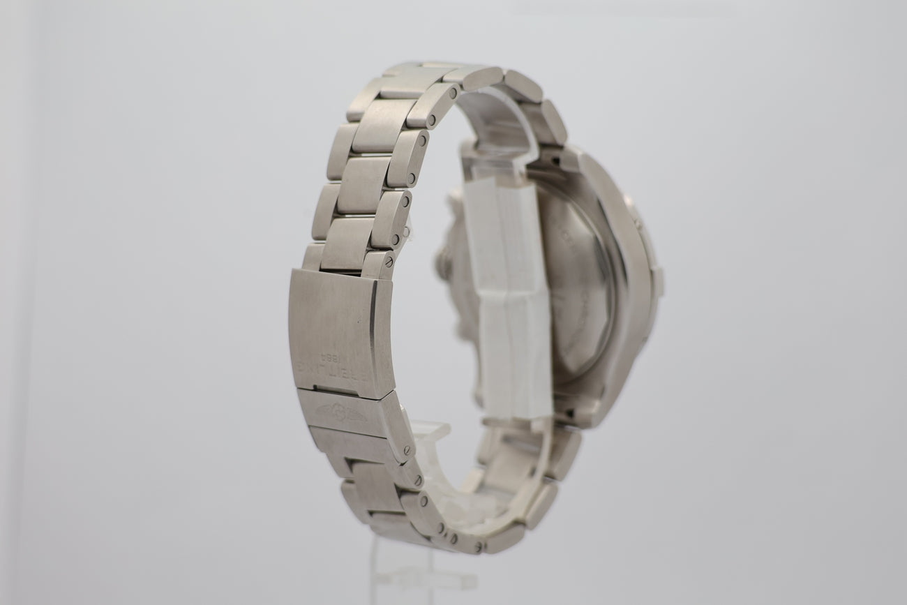 Breitling Avenger Chronograph 43mm Automatik  A13317101B1A1 - Detailansicht 1