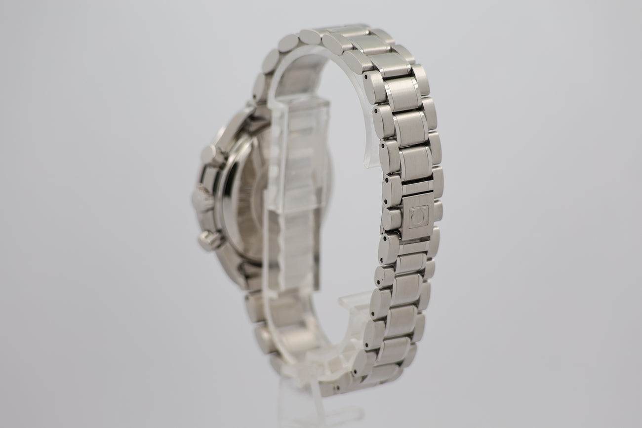 Omega Speedmaster Date Automatik 39mm 35138000 - Detail view 2