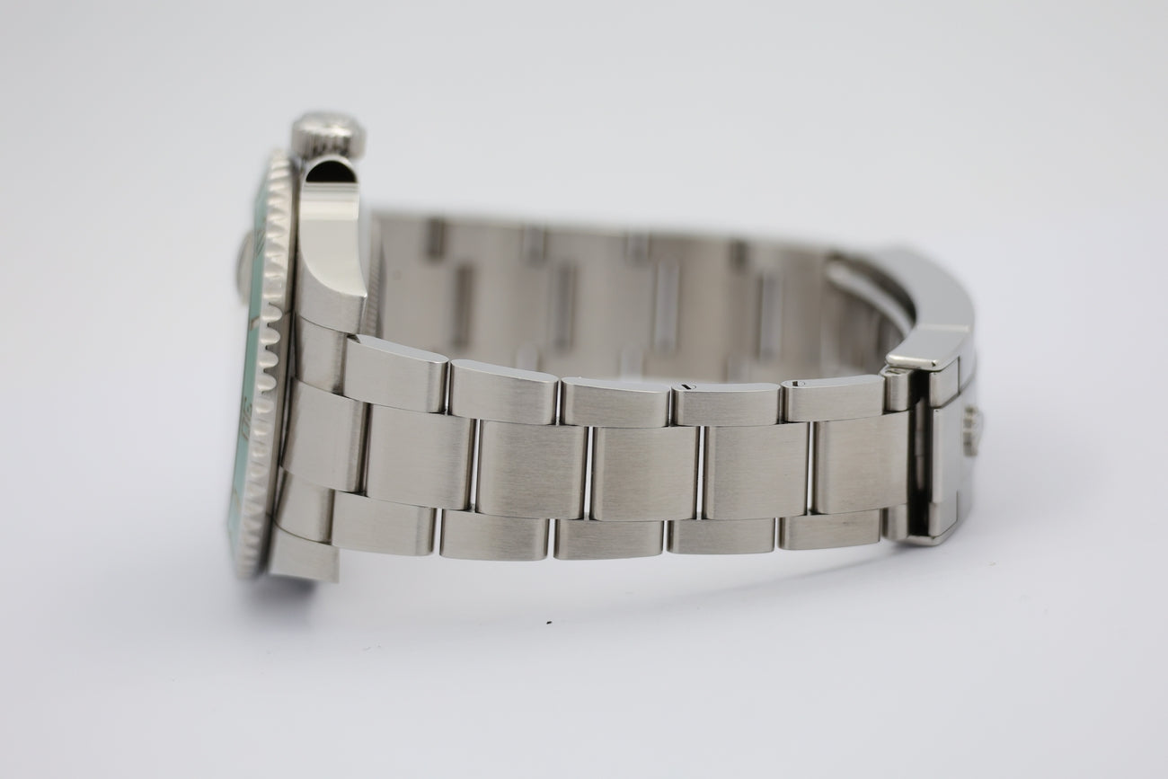 Rolex Submariner Date 'Hulk' Automatik 40mm 116610LV - Detailansicht 3