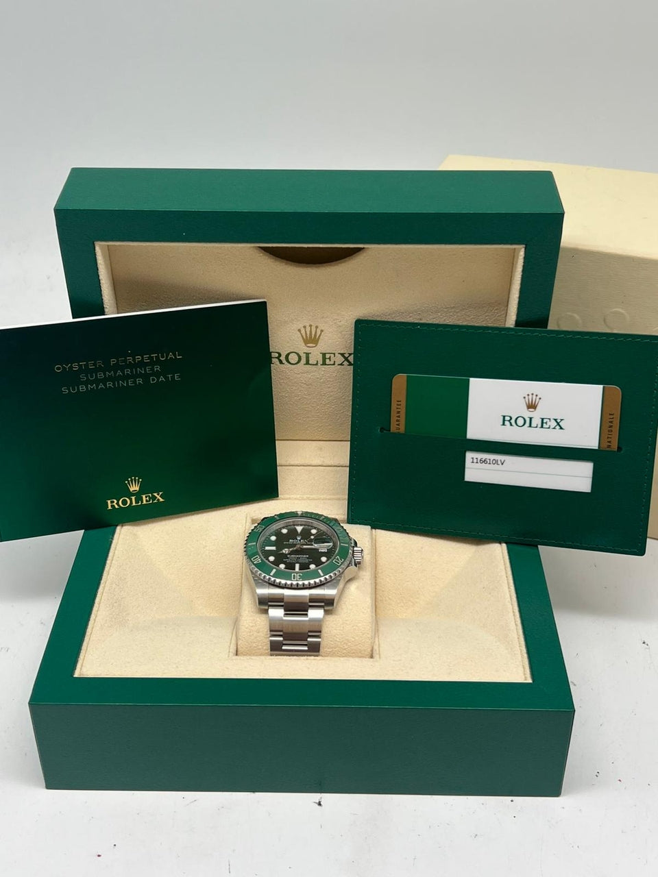 Rolex Submariner Date 'Hulk' Automatik 40mm 116610LV - Papiere und oder Lieferumfang