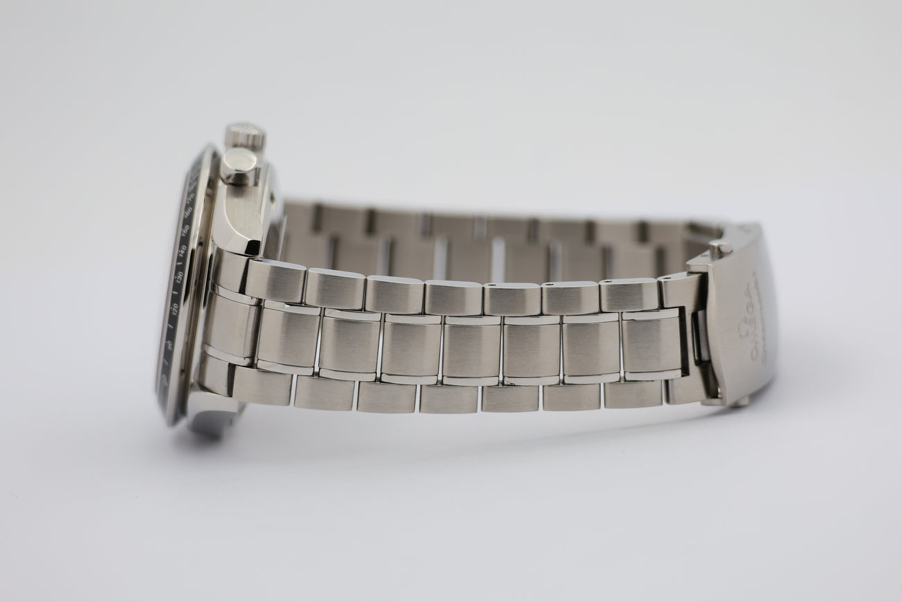 Omega Speedmaster Date Automatik 40mm 32105200 - Detailansicht 3