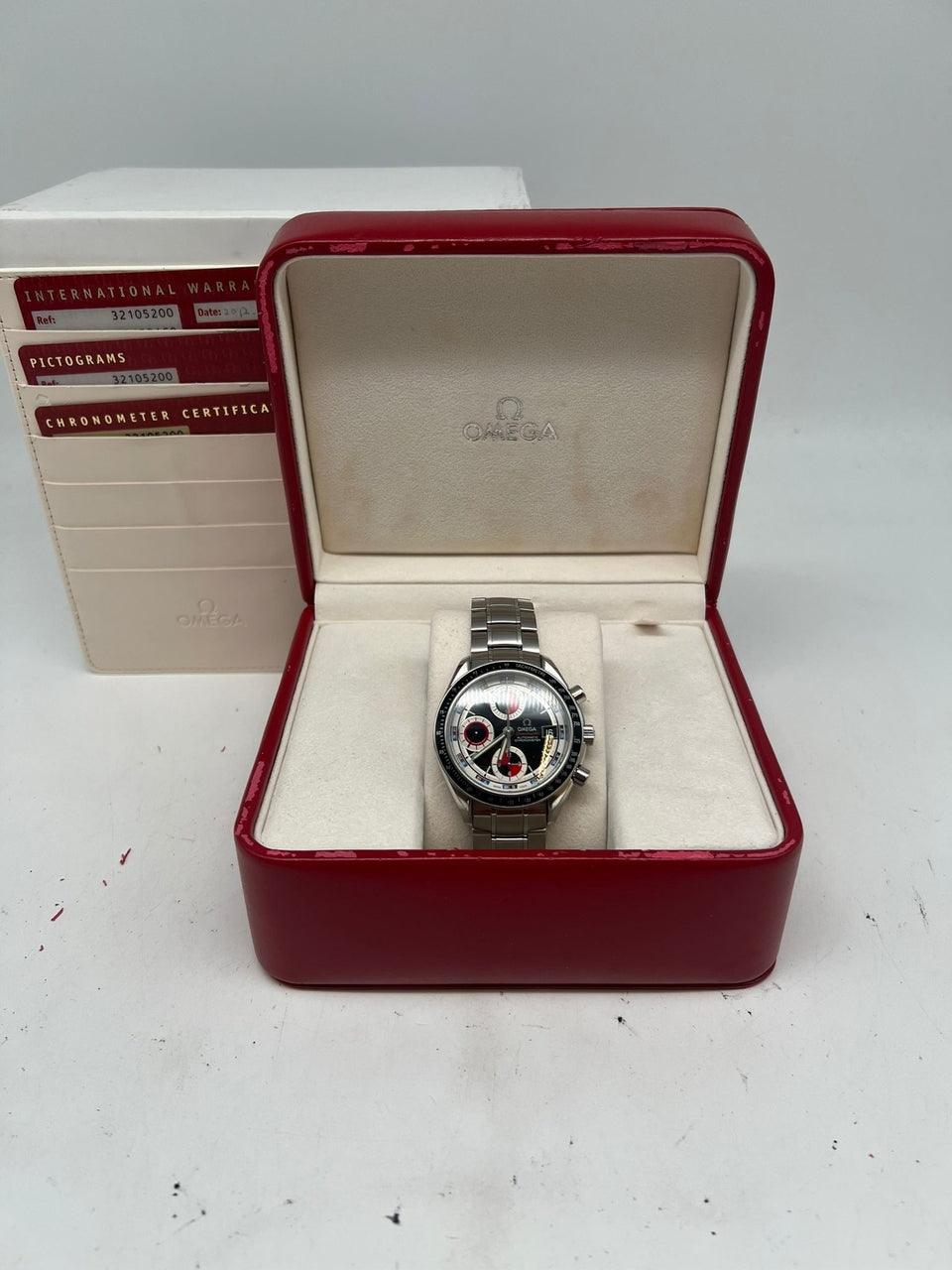 Omega Speedmaster Date Automatik 40mm 32105200 - Papiere und oder Lieferumfang