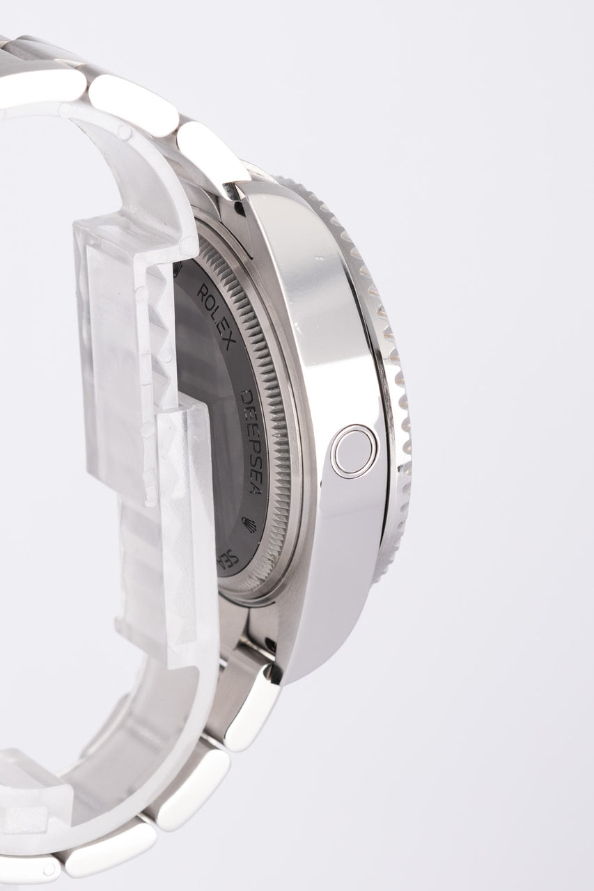 Rolex Sea-Dweller Deepsea 44mm Automatik Herrenuhr 2023 136660 - Detailansicht 4