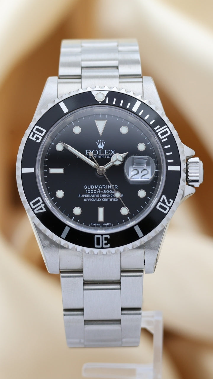 Rolex Submariner Date 40mm 16610 - Thumbnail