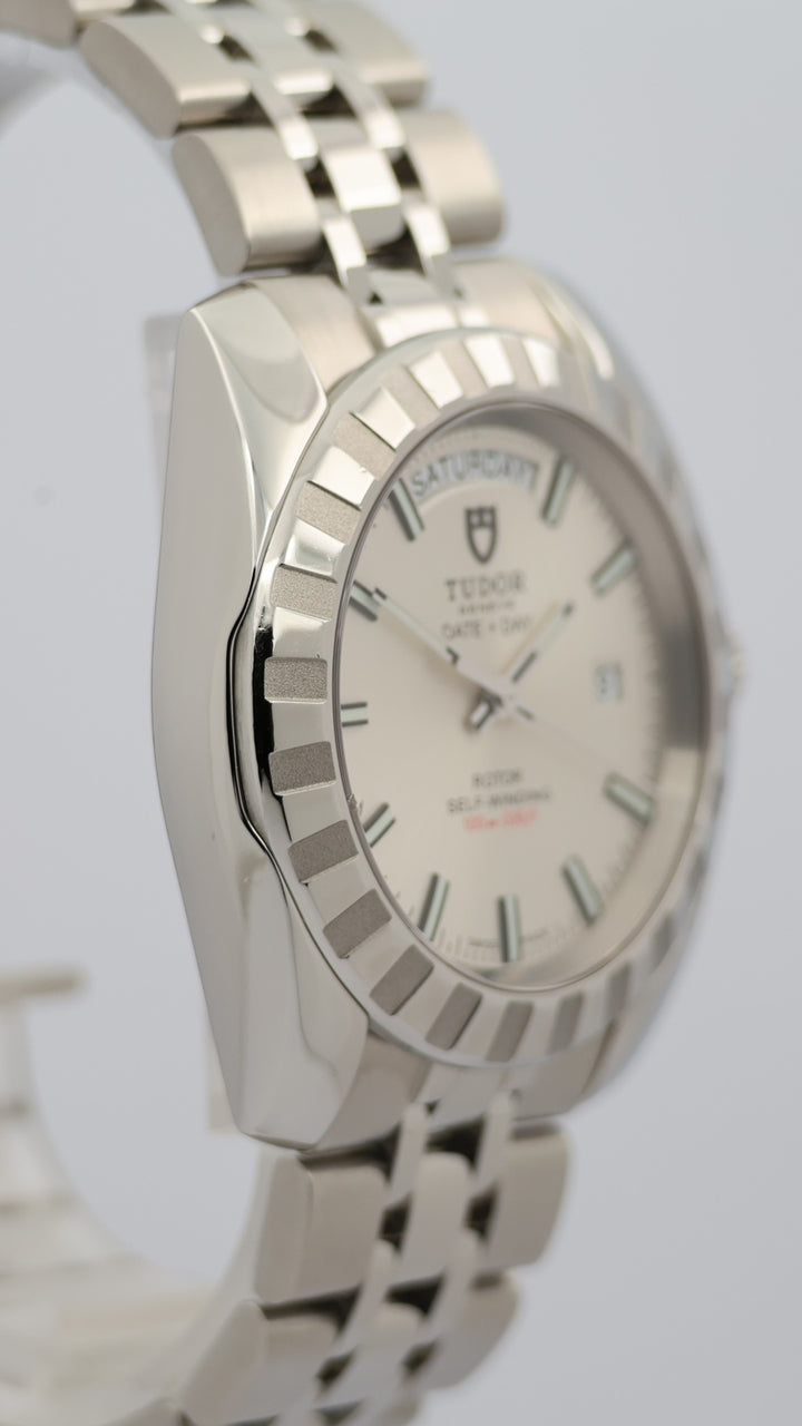Tudor Classic Day-Date 40mm Automatik 23010 - Detail view 8