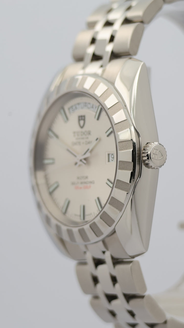 Tudor Classic Day-Date 40mm Automatik 23010 - Detail view 7