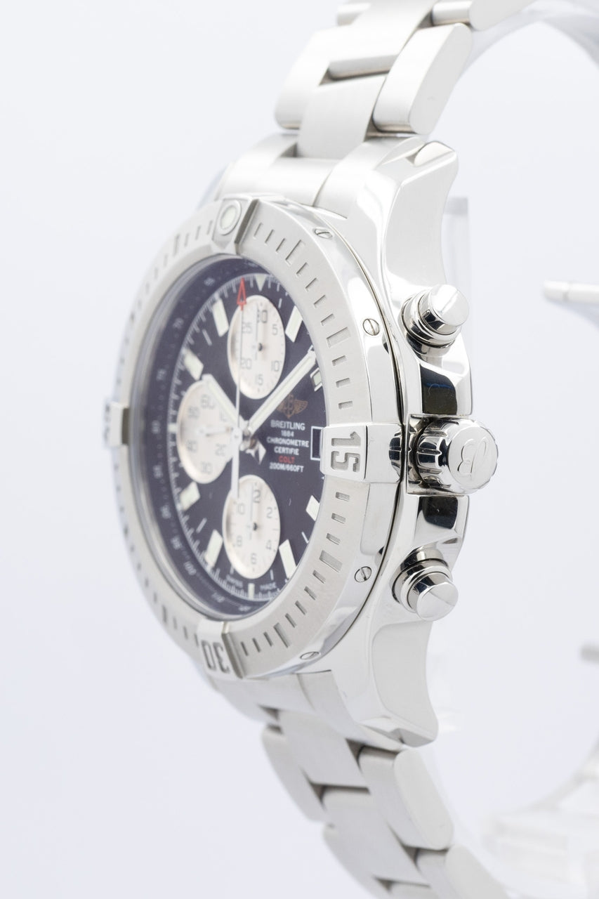 Breitling Colt Chronograph 44 Automatik Herrenuhr Schwarz A13388 - Detailansicht 2