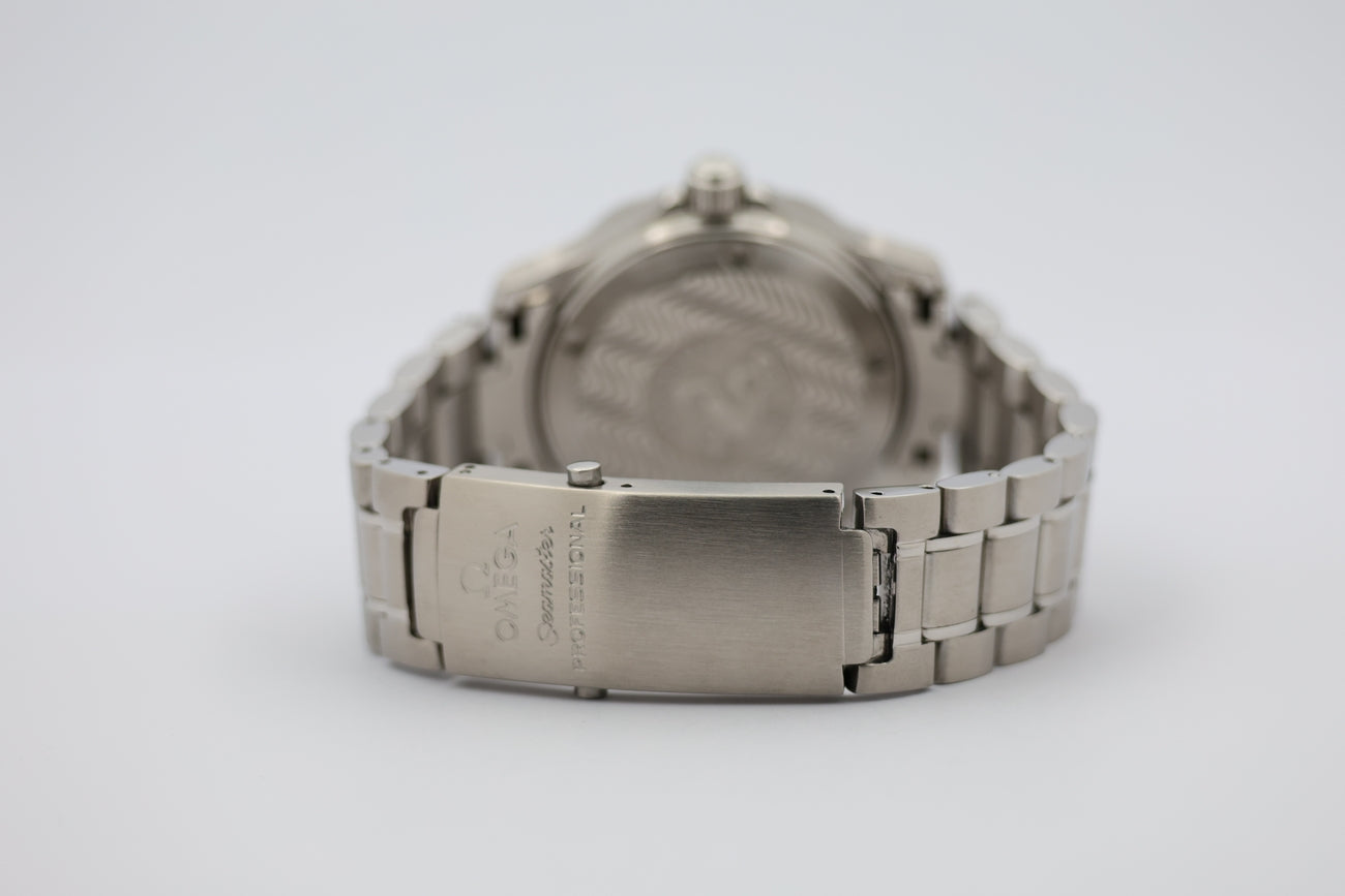 Omega Seamaster Diver 300m 36mm Quarz 22625000 - Detail view 5