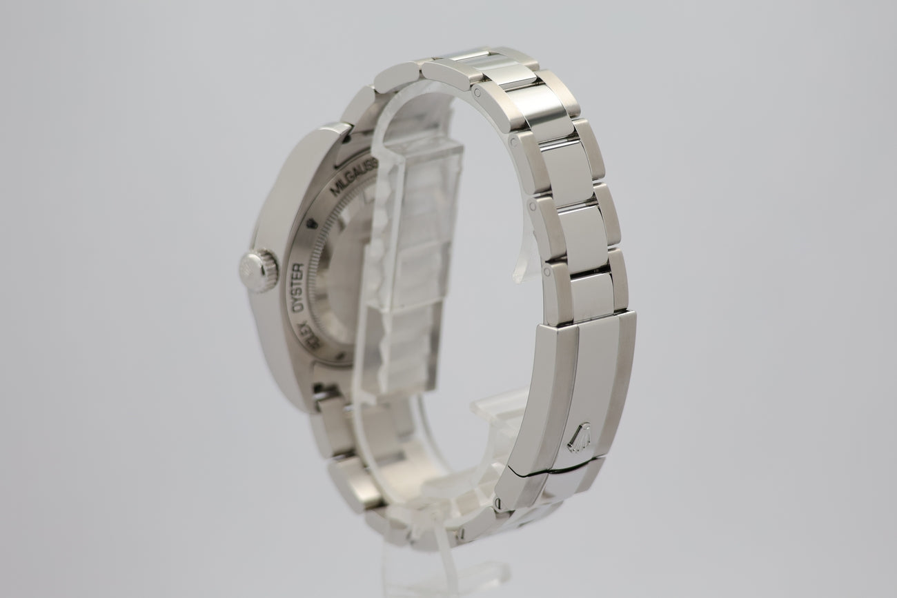 Rolex Milgauss Automatik Herrenuhr Stahl 40mm  116400GV - Detail view 2