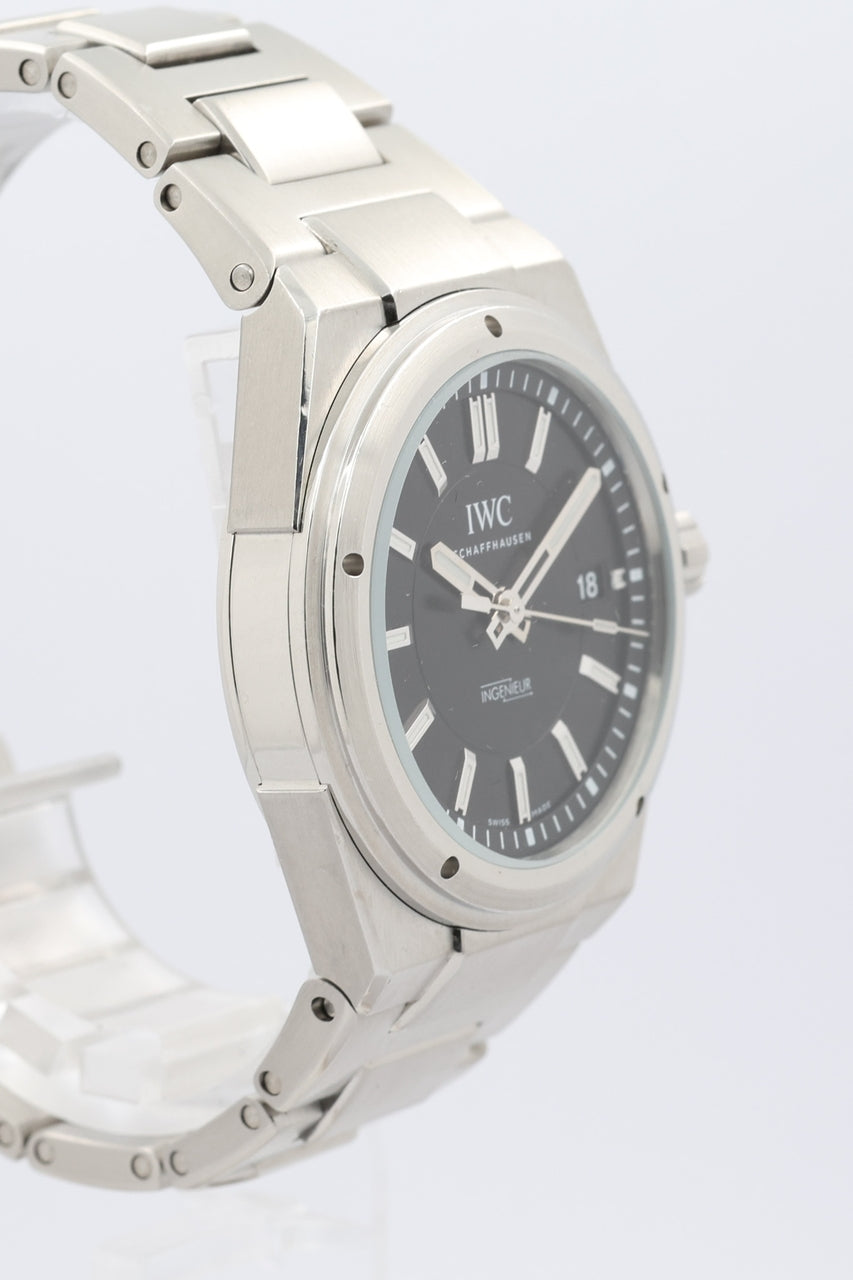 IWC Ingenieur 40mm Automatik Herrenuhr  IW323902 - Detailansicht 2
