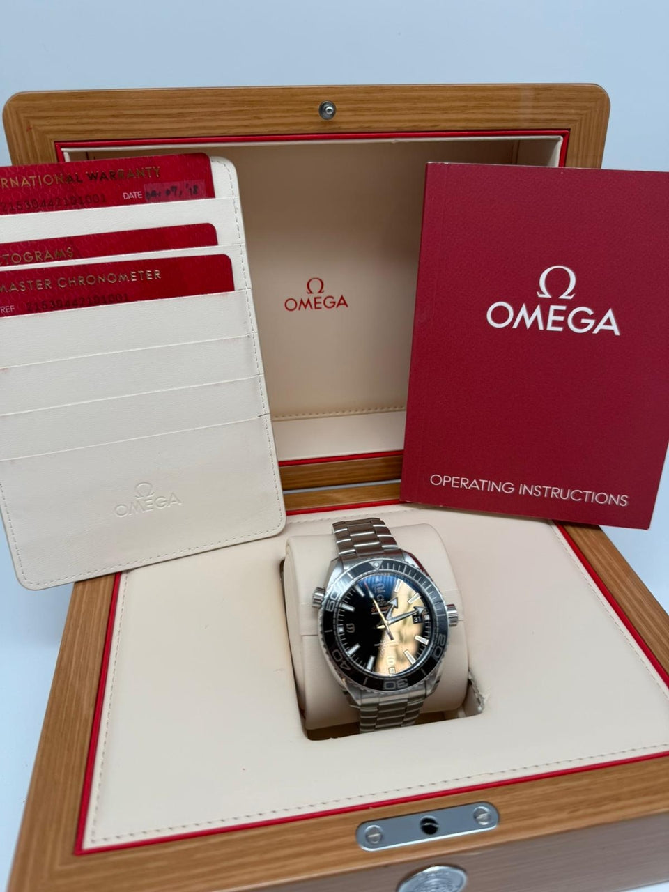 Omega Seamaster Planet Ocean 43,5mm Automatik  21530442101001 - Papiere und oder Lieferumfang
