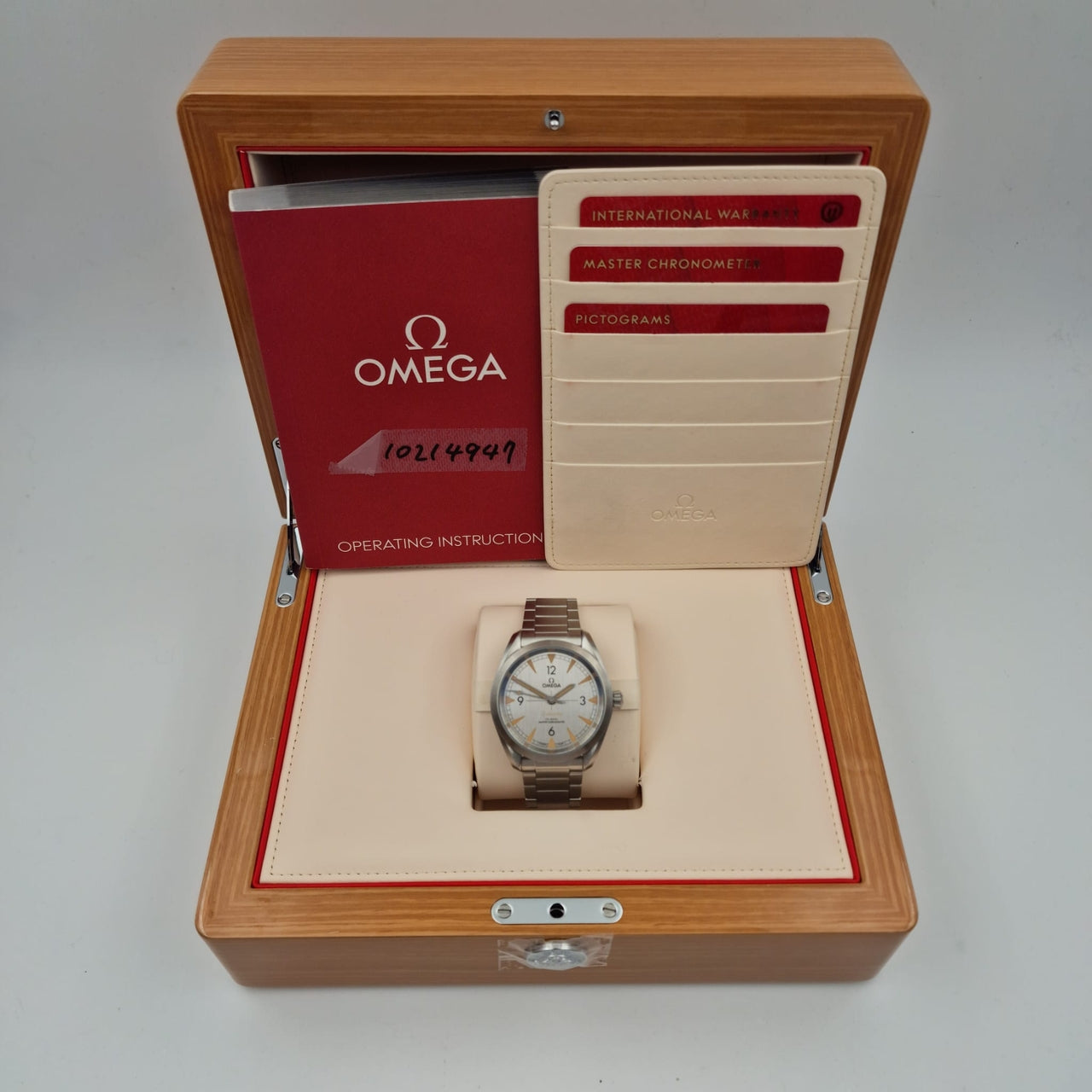 Omega Seamaster Railmaster 40mm Automatik NEU 22010402006001 - Papiere und oder Lieferumfang