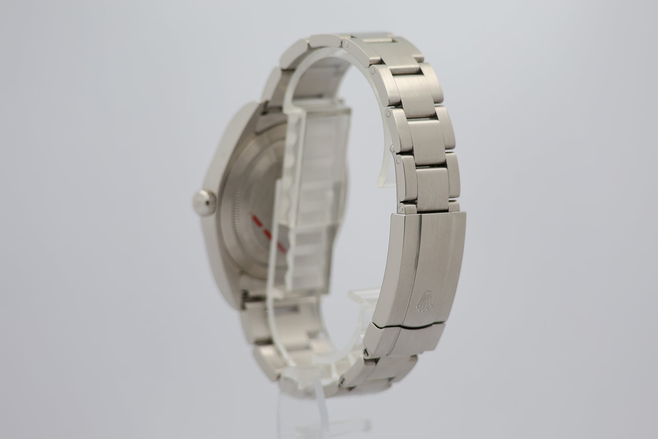 Rolex Oyster Perpetual Automatik 39mm 114300 - Detail view 2