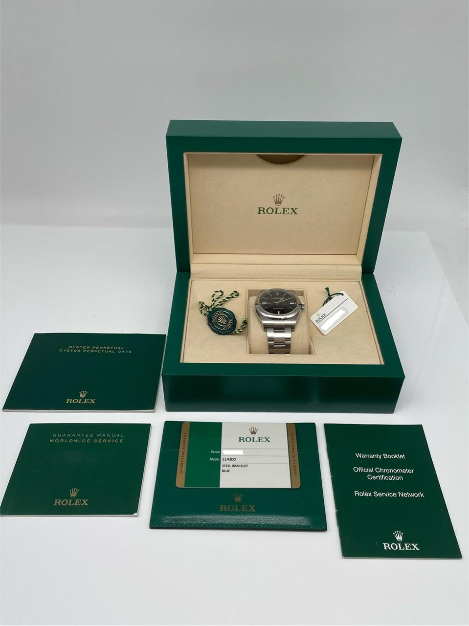 Rolex Oyster Perpetual Automatik 39mm 114300 - Papers and documentation