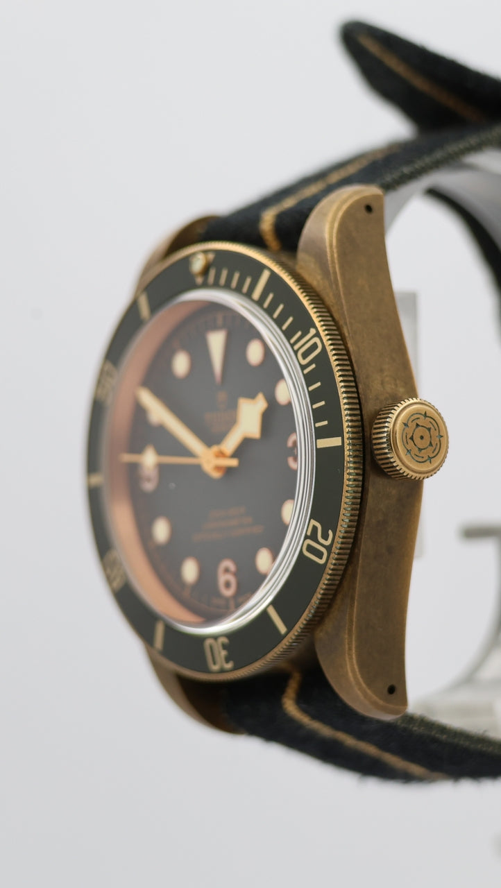 Tudor Black Bay Bronze Heritage 43mm 79250BA - Detailansicht 6