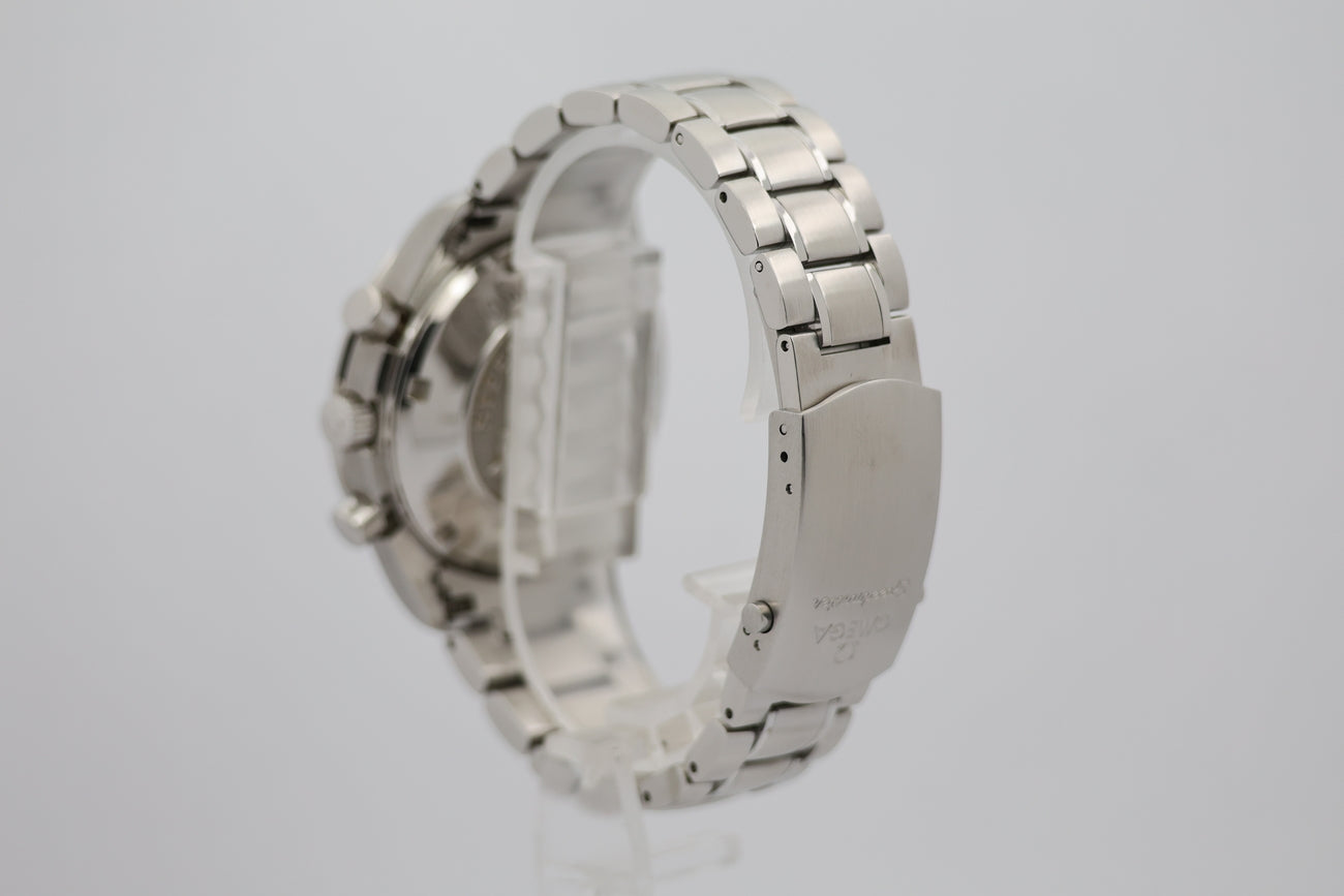 Omega Speedmaster Date Automatik 40 32330404006001 - Detailansicht 2