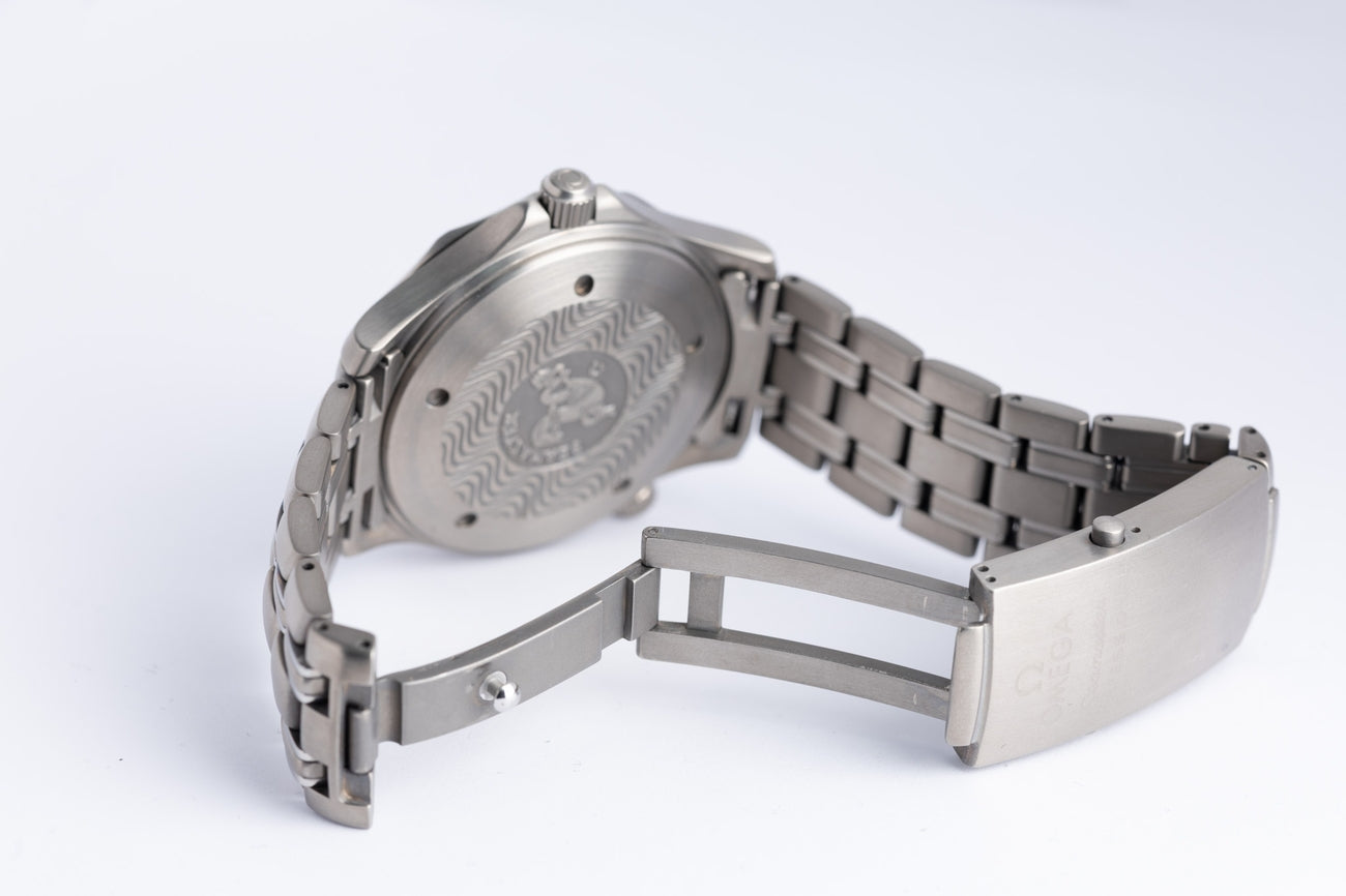 Omega Seamaster Diver 300 M 41mm Automatik Titan 22318000 - Detailansicht 8