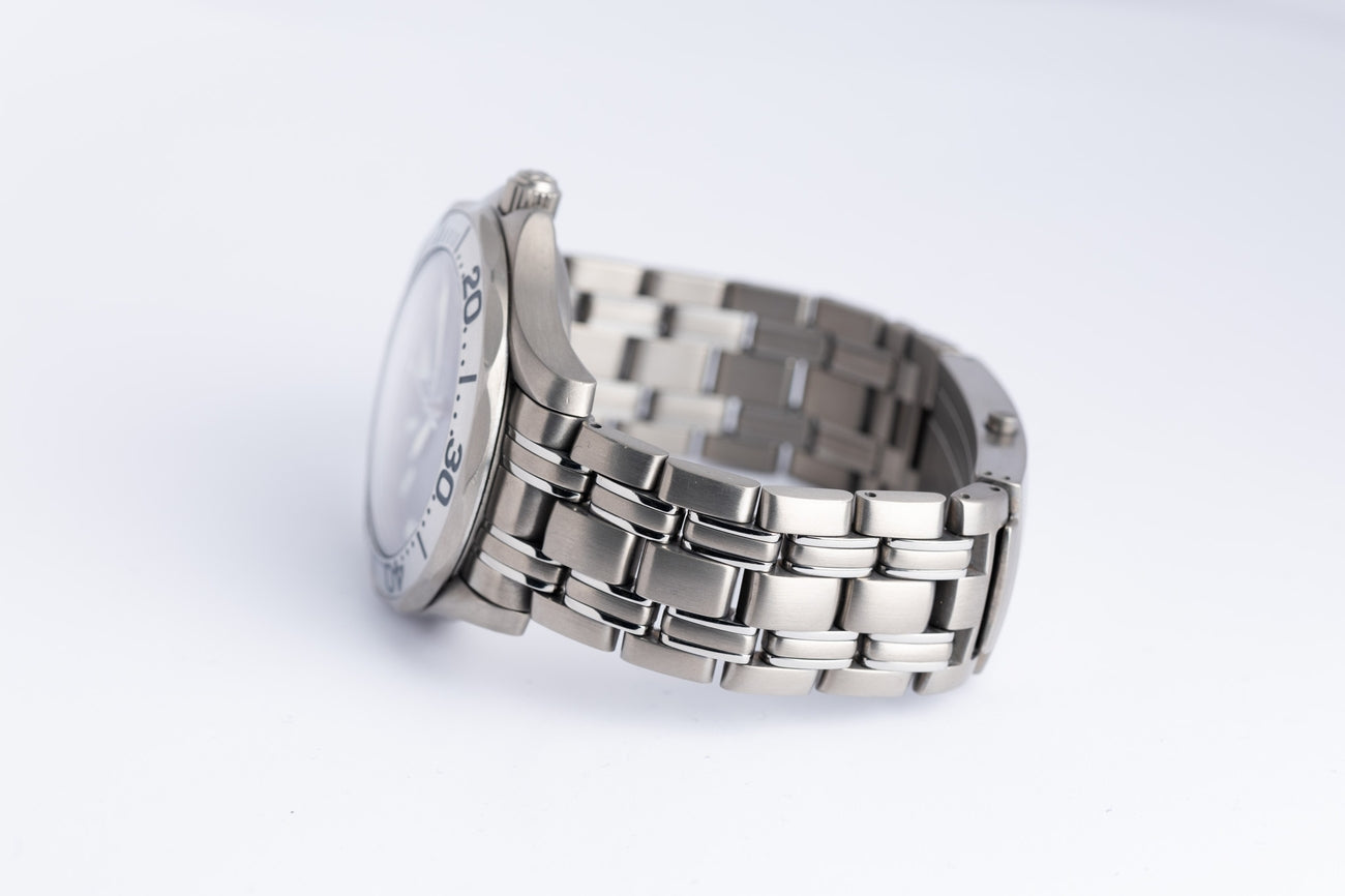 Omega Seamaster Diver 300 M 41mm Automatik Titan 22318000 - Detailansicht 5