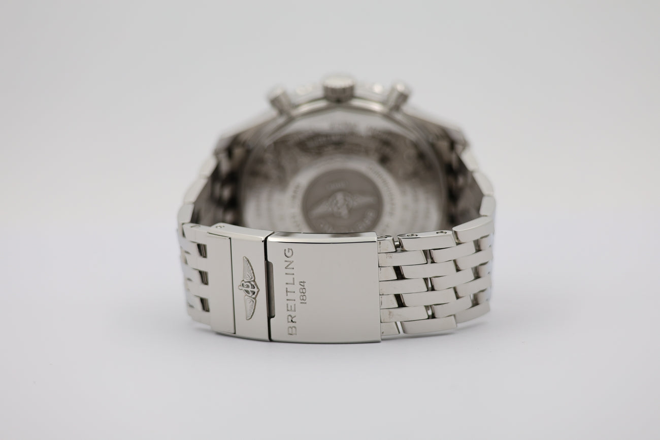 Breitling Navitimer World GMT 46mm Automatik Herrenuhr A24322 - Detail view 5