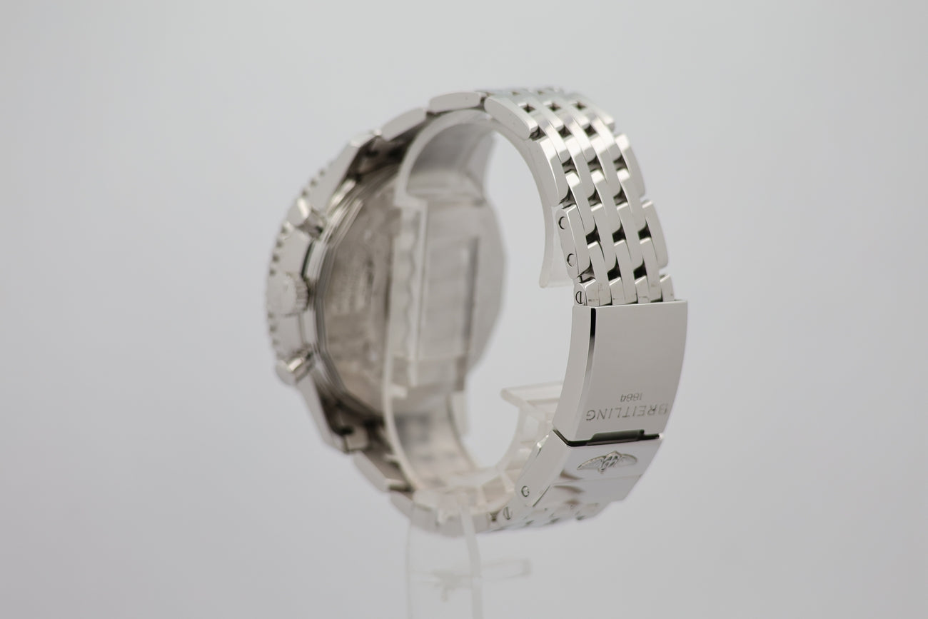 Breitling Navitimer World GMT 46mm Automatik Herrenuhr A24322 - Detail view 2