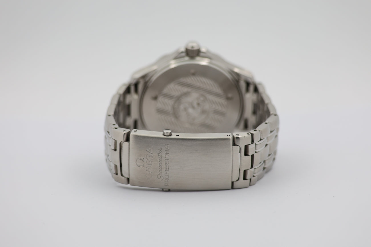 Omega Seamaster Diver 300 M Automatik  25318000 - Detailansicht 5