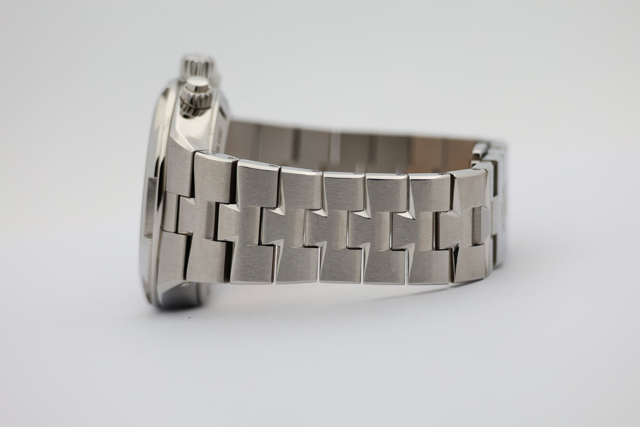 Vacheron Constantin Overseas Chronograph Automatik Herrenuhr 5500V - Detailansicht 3