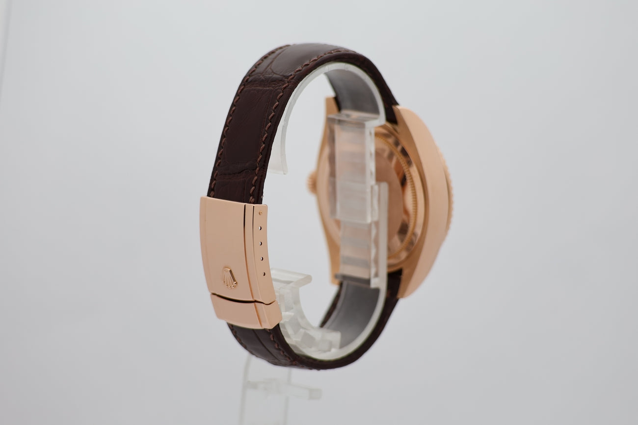 Rolex Sky-Dweller Rose Gold Chocolate Dial 42mm 326135 - Detailansicht 1