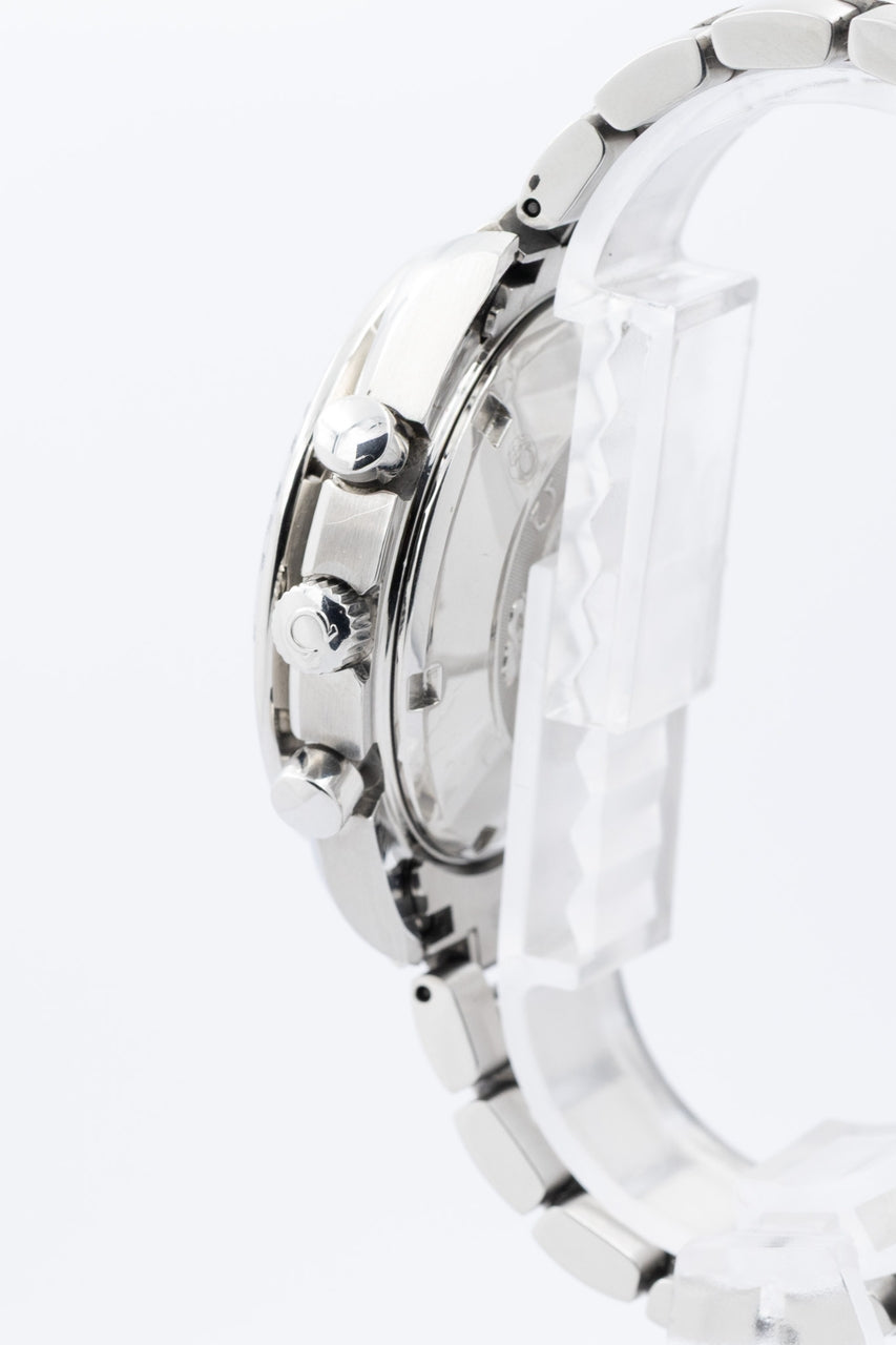 Omega Speedmaster Date ,,Panda" 40mm 32113100 - Detailansicht 3