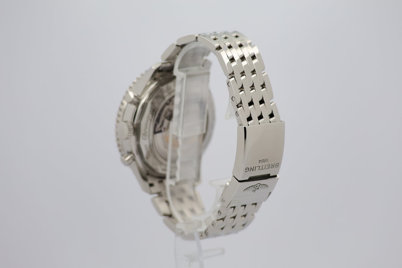 Breitling Navitimer GMT Chronograph 48mm Automatik AB0441 - Detailansicht 2