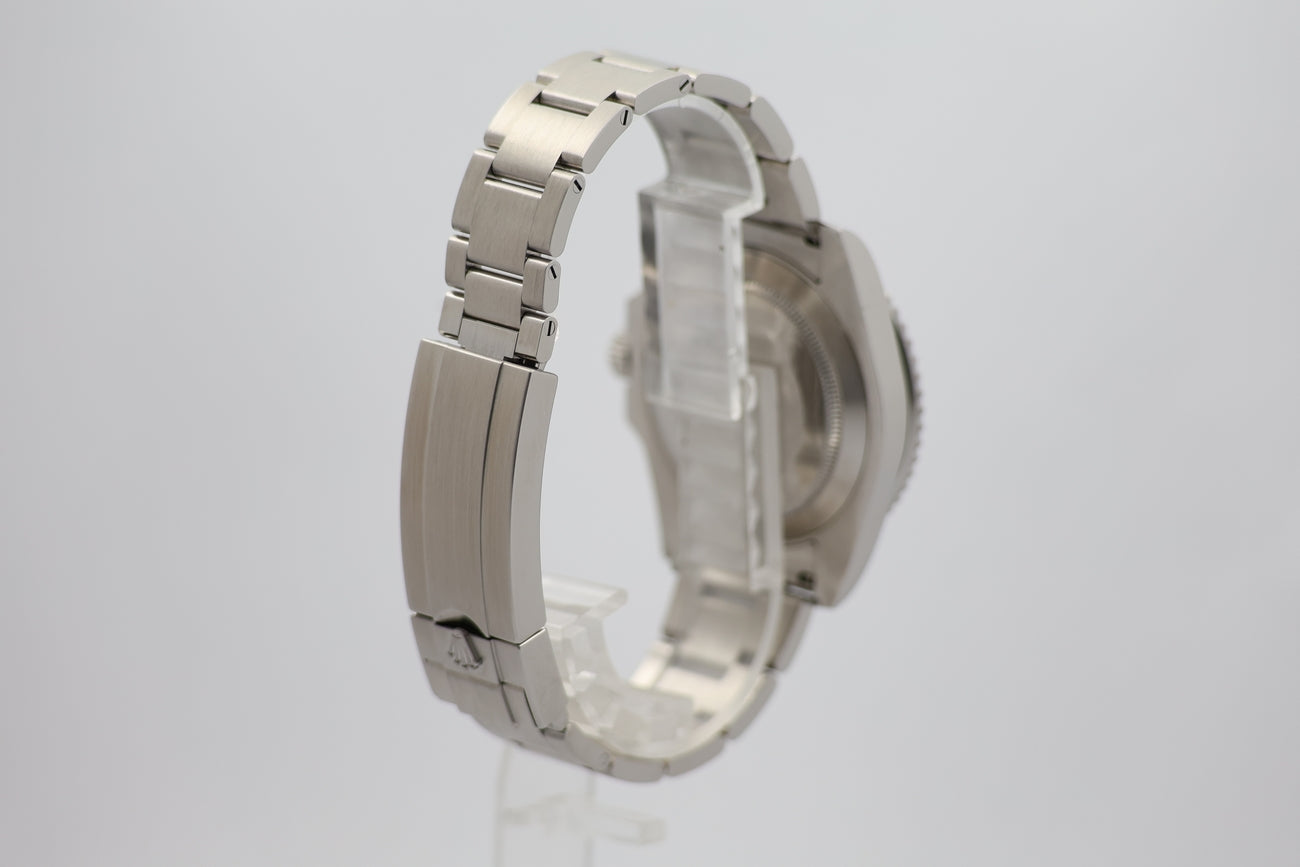 Rolex Submariner Date "Hulk" Automatik Herrenuhr Stahl 40mm 116610LV - Detailansicht 1
