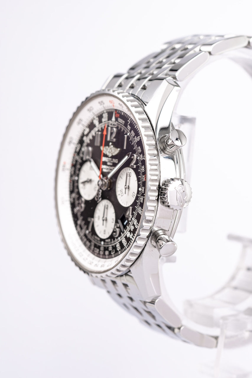 Breitling Navitimer 01 Chronograph 43mm Automatik  AB0120 - Detailansicht 2