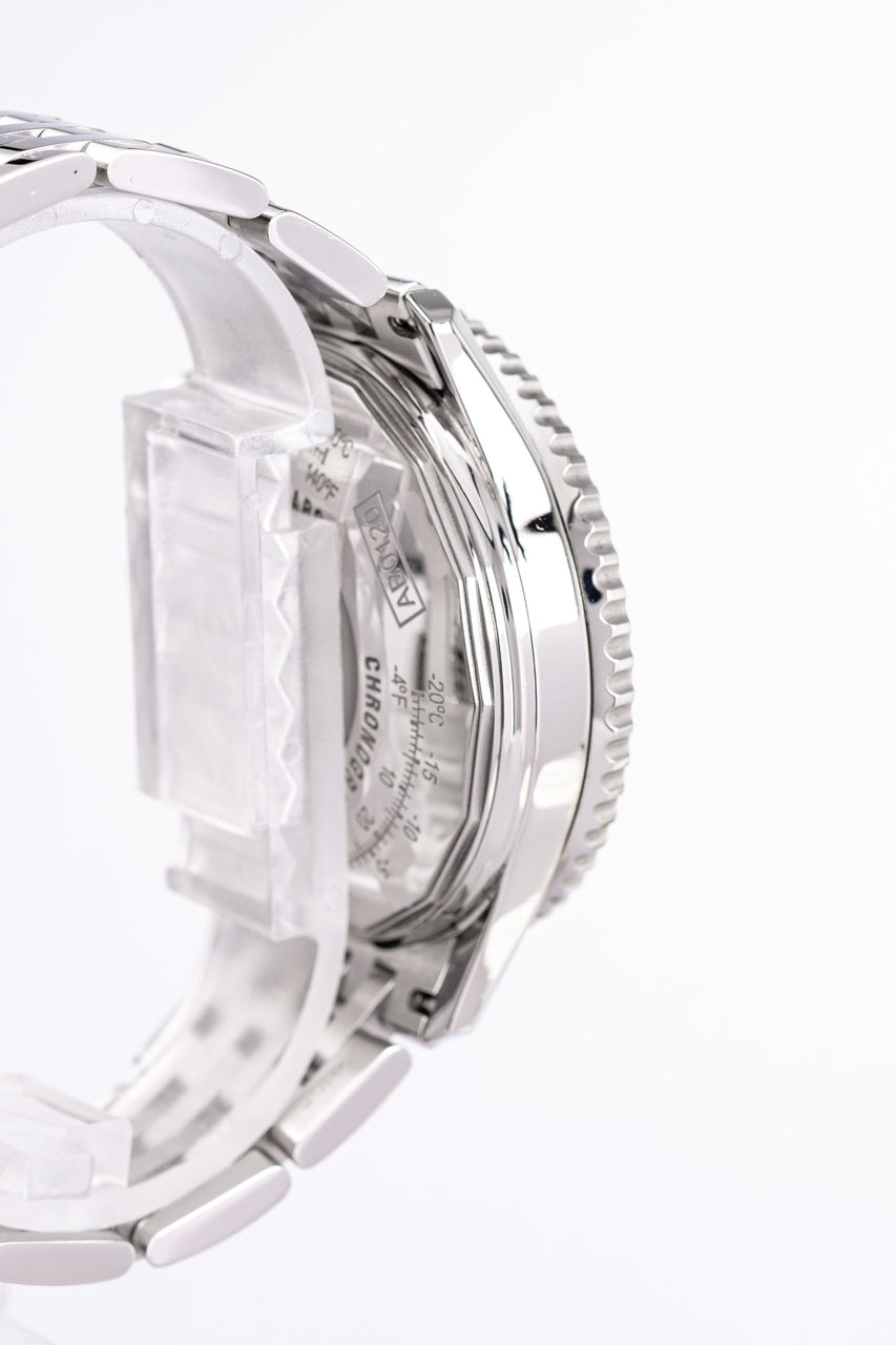 Breitling Navitimer 01 Chronograph 43mm Automatik  AB0120 - Detailansicht 4